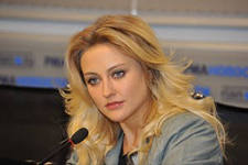 Ева Бушмина открыла причину, по которой распалась "ВИА Гра" Ева Бушмина открыла причину, по которой распалась "ВИА Гра"