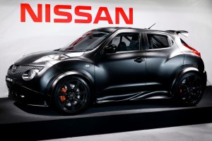 Японский автопроизводитель Nissan опубликовал видео автопробега электрокаров 