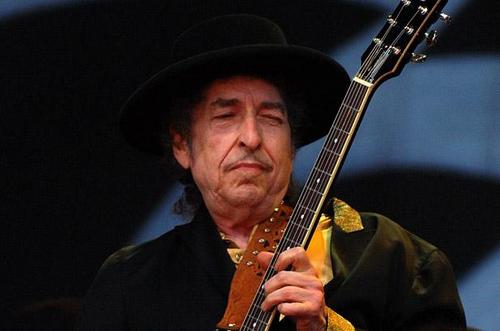 Гитару Боба Дилана продадут с аукциона